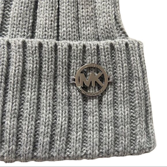 Michael Kors Grey Knit Pom Beanie NWT - Picture 3 of 4